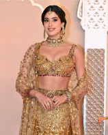 Falguni_Shane_Peacock_India-__JanhviKapoor6.png