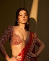 Raashi_Khanna_8103491042709534855_n.jpg